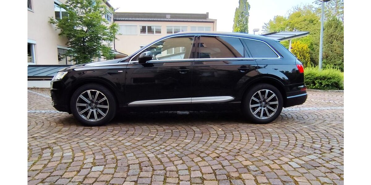 Audi Q7 124.999 km 22.999 &euro; Garching bei München 85748