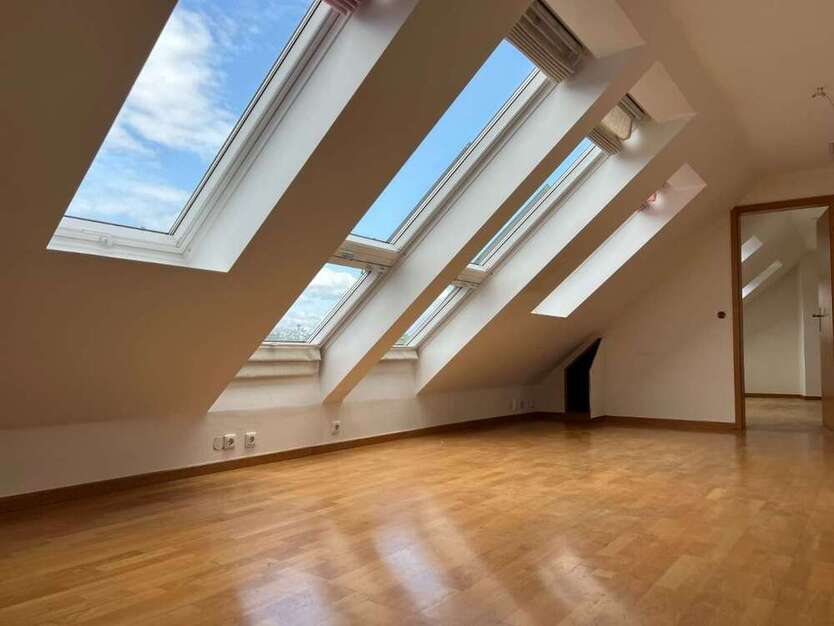 Wohnung zum Mieten in Hamburg 3.033 € 218 m²