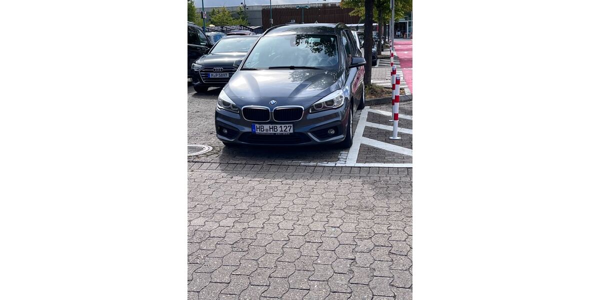 BMW 218 Gran Tourer 255.000 km 9.300 &euro; Bremen 28205