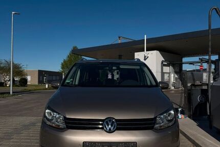 VW Touran 230.000 km 9.000 &euro; Geislingen 72351