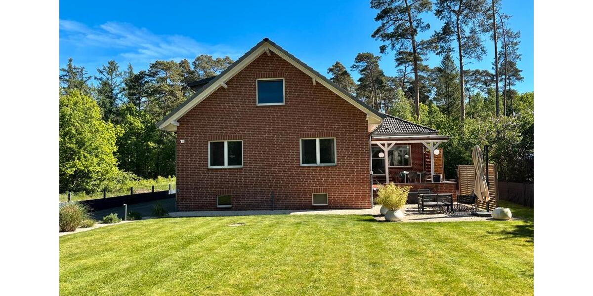 Freistehendes, großzügiges Einfamilienhaus am Wald in Wietze 8 zimmer