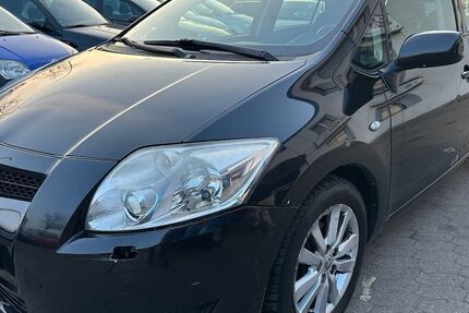 Toyota Auris 132.000 km 3.990 &euro; Hamburg 20537
