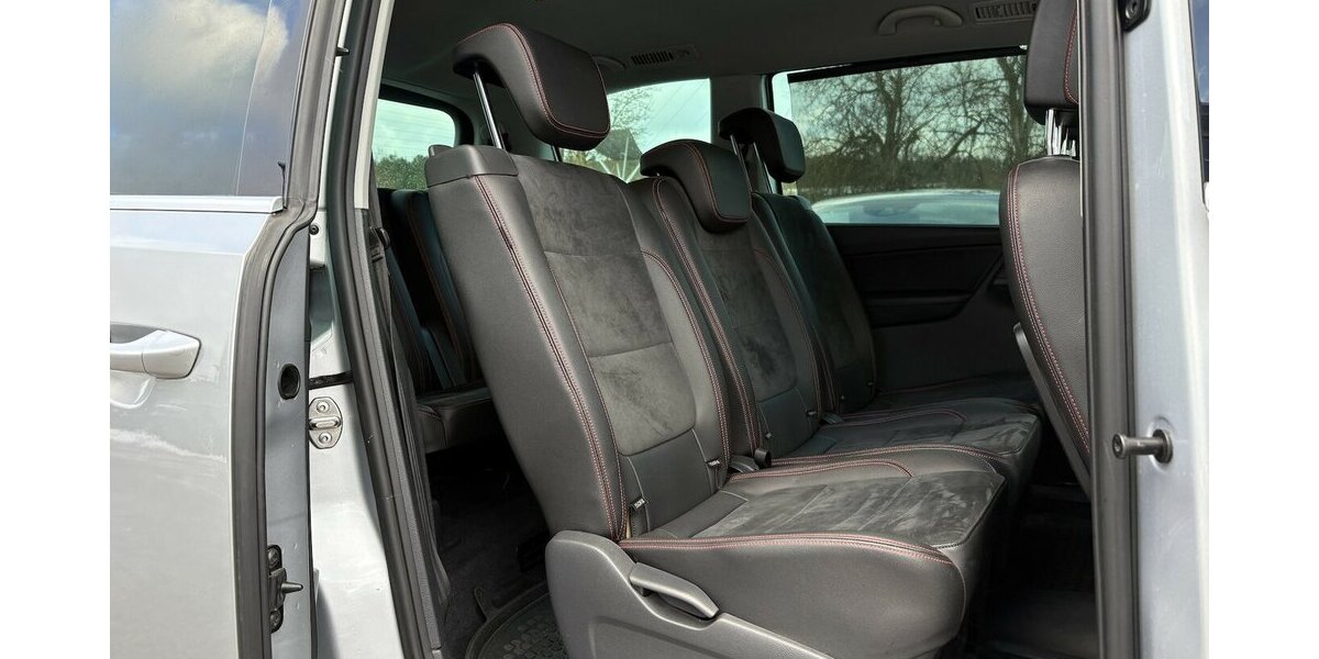 Seat Alhambra FR-Line KEYLE./KAMERA/NAVI/AHK/7-SITZER 136.143 km 17.900 &euro; Villingen-Schwenningen 78054