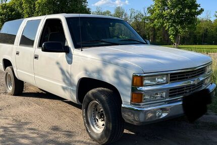 Chevrolet Suburban 121.375 km 7.500 &euro; Groß Pinnow 16306