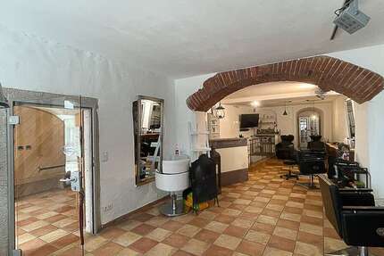 Einzelhandel in Schwarzenberg 580 € 73 m² zimmer