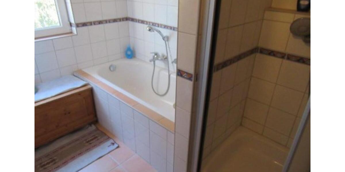 Dachgeschoßwohnung Schöneck - 4 Zimmer, 94 m&sup2;, 1.150&euro; | Angebot:25354710