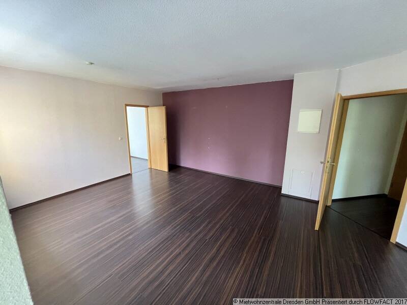 Super 2-RaumWohnung mit Einbauküche Badewanne und Balkon in der Südvorstadt !!!!