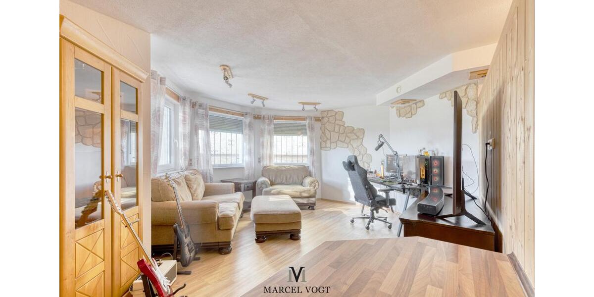 Großes Familienhaus mit Premium-Ausstattung und Vermietungsoption 8.5 zimmer