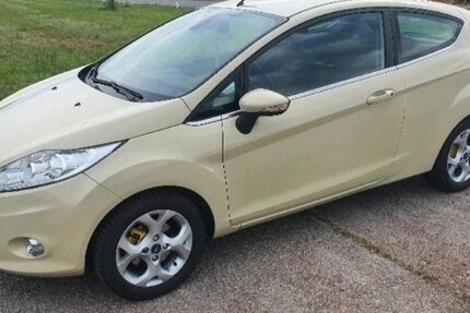 Ford Fiesta 191.000 km 2.400 € Dessau-Roßlau 06844