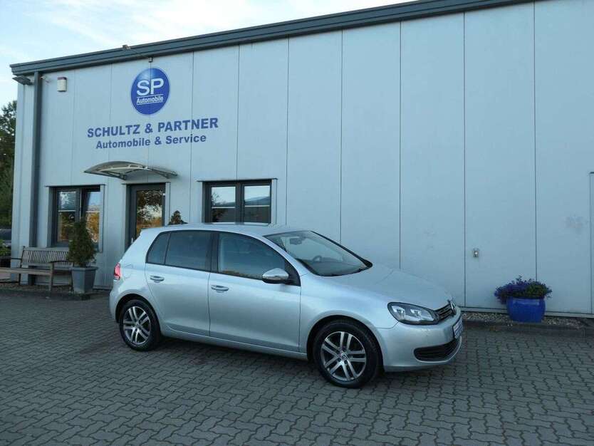 VW Golf 84.433 km 9.590 € Trittau 22946