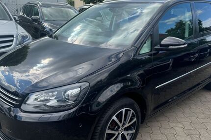 VW Touran 143.505 km 10.999 &euro; Wolfenbüttel 38304