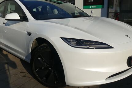 Tesla Model 3 13.843 km 35.800 &euro; Berlin 13156