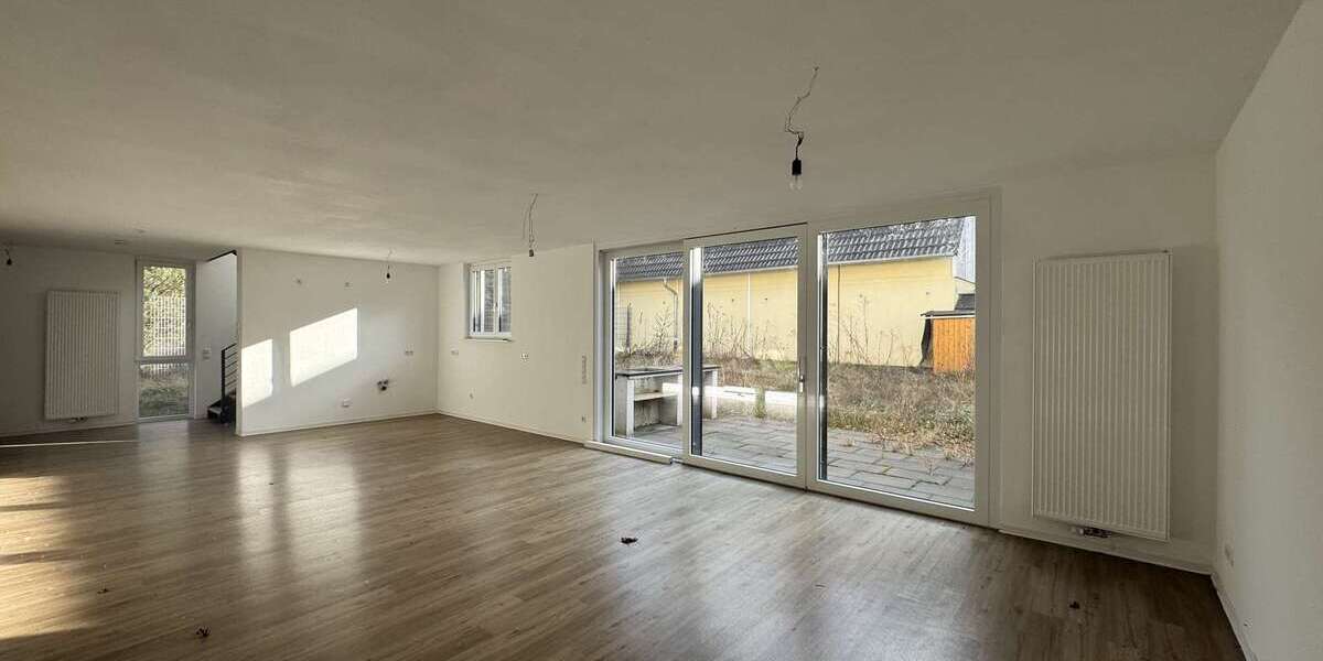 Modernes Reihenendhaus mit Wohn- und Gewerbeanteil + Garten, Garage & 3 Stellplätzen in Rheinstetten - Wohn- & Geschäftshaus Rheinstetten | Angebot:20367494