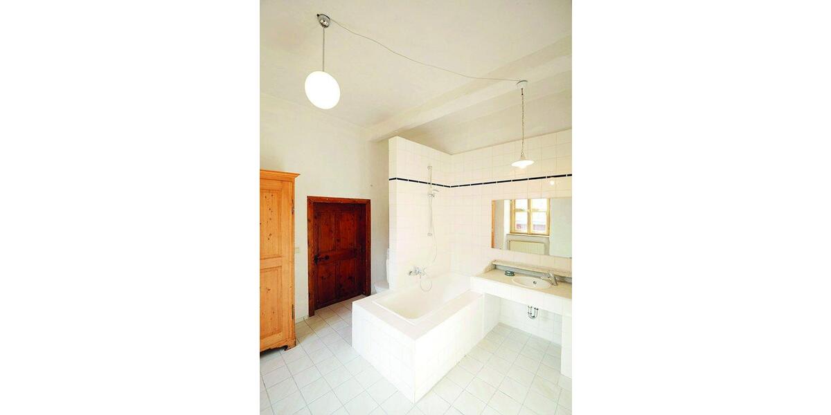Etagenwohnung Adorf/Vogtland Vogtland - 4 Zimmer, 97 m&sup2;, 590&euro; | Angebot:26236766