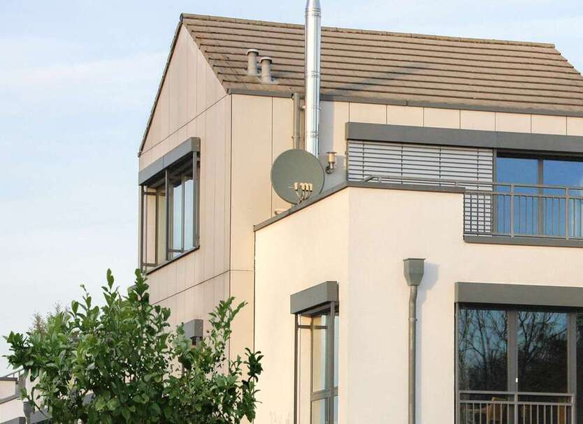 Haus zum Kaufen in Düsseldorf 1.600.000 € 256 m²