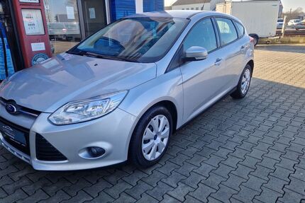 Ford Focus 77.600 km 7.799 &euro; Paderborn 33104