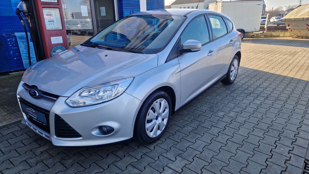 Ford Focus 77.600 km 7.799 &euro; Paderborn 33104