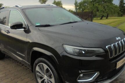 Jeep Cherokee 110.000 km 16.999 &euro; Schleifreisen 07629