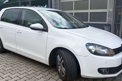 VW Golf 181.000 km 6.890 &euro; Rothemann an der B27 36124