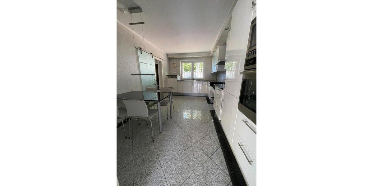 Einfamilienhaus Nettetal - 7 Zimmer, 220 m&sup2;, 630.000&euro; | Angebot:27030899