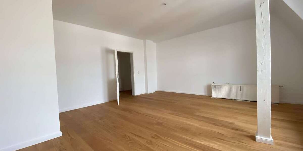 Etagenwohnung Zwickau Innenstadt - 3 Zimmer, 79 m&sup2;, 540&euro; | Angebot:26443557