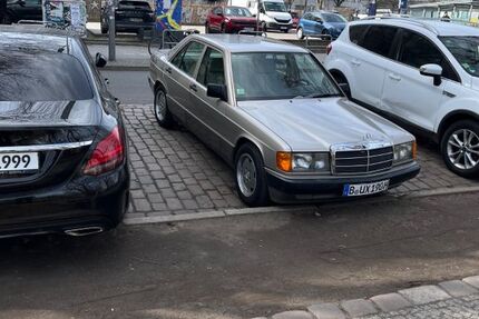 Mercedes-Benz 190 151.000 km 6.200 &euro; Berlin 12059