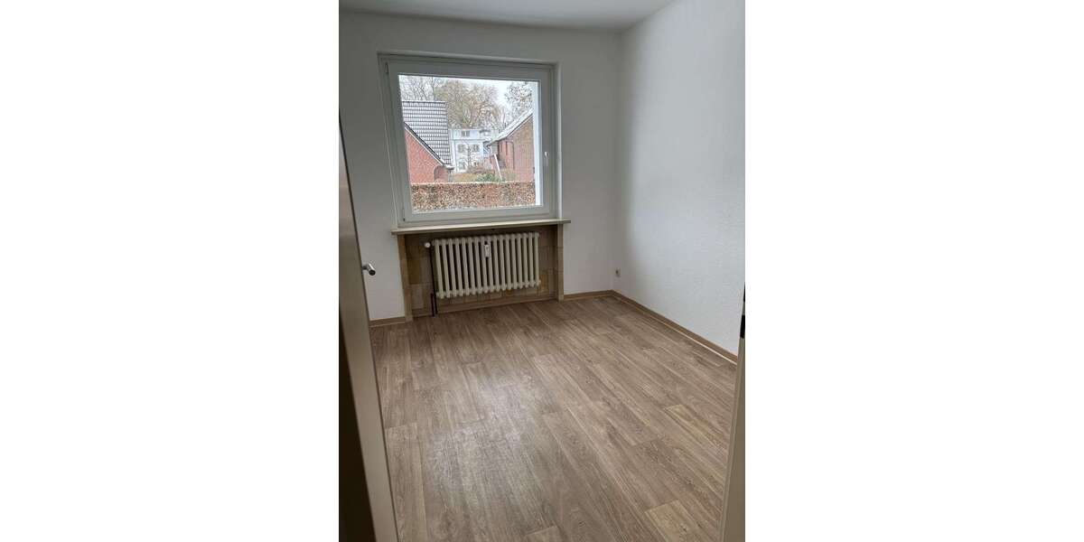 Etagenwohnung Wedel - 4 Zimmer, 87 m&sup2;, 1.260&euro; | Angebot:26013121