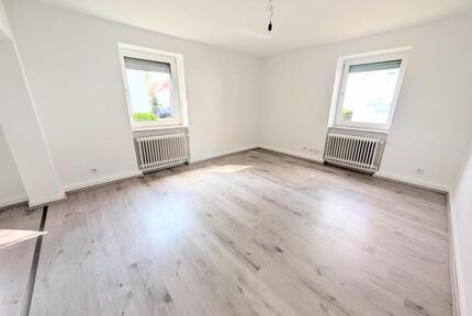 **Was will man mehr? +Erdgeschoss +modernes Tageslichtbad +Laminat +Tapeten +eigenes Gartenabteil**