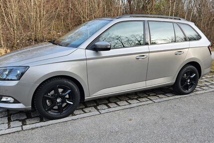 Skoda Fabia 109.000 km 11.450 &euro; München 81737
