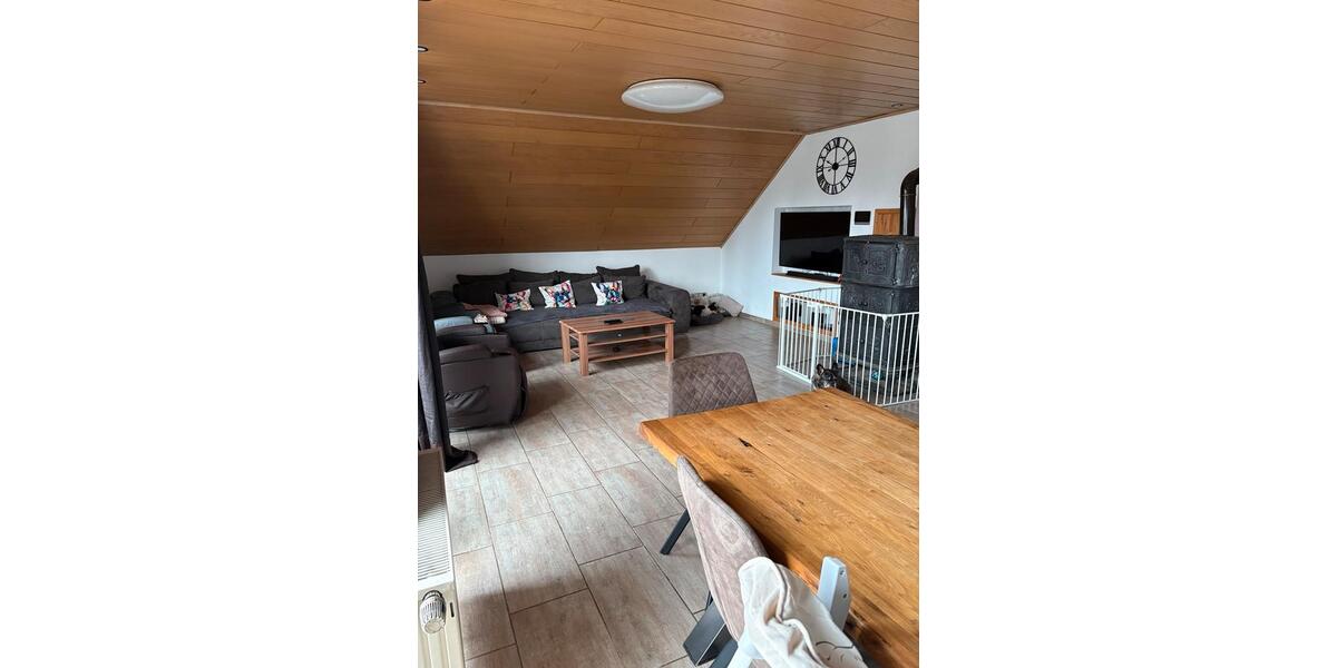 Dachgeschoßwohnung Tiefenbach - 3.5 Zimmer, 103 m&sup2;, 1.000&euro; | Angebot:24785650