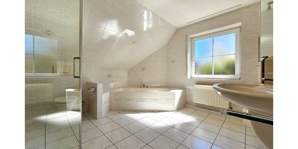 Einfamilienhaus Hamburg-Bramfeld Bramfeld - 4 Zimmer, 133 m&sup2;, 2.395&euro; | Angebot:26703039