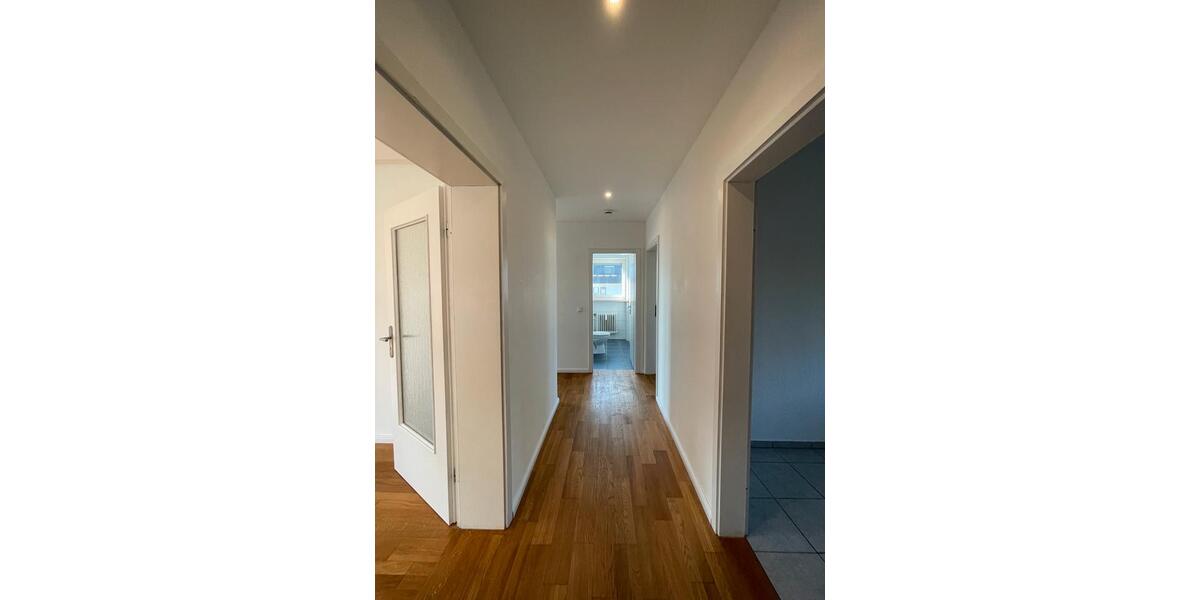 Etagenwohnung Salzweg - 3 Zimmer, 100 m&sup2;, 850&euro; | Angebot:26267675