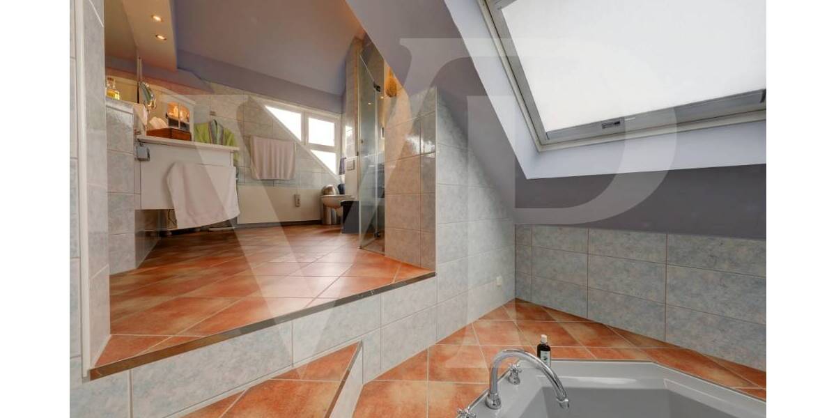 Einfamilienhaus Neu-Anspach Anspach - 7 Zimmer, 250 m&sup2;, 798.000&euro; | Angebot:26378664