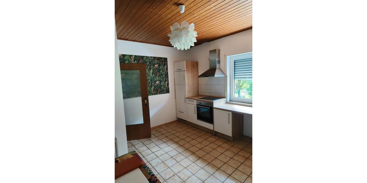 Etagenwohnung Albersweiler - 3 Zimmer, 110 m&sup2;, 800&euro; | Angebot:26253298
