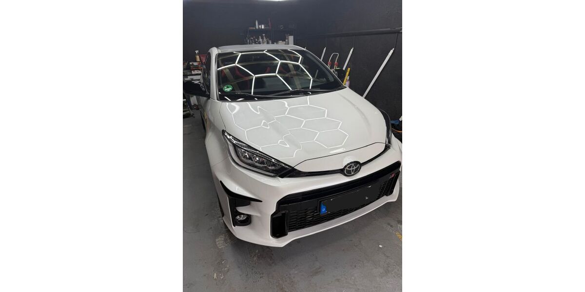 Toyota Yaris 33.000 km 37.500 &euro; Schwäbisch Hall 74523