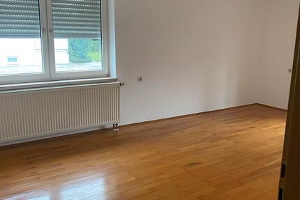 4-Zimmer-Wohnung in Tegernheim ab 01.04.2026 zu vermieten 4 zimmer