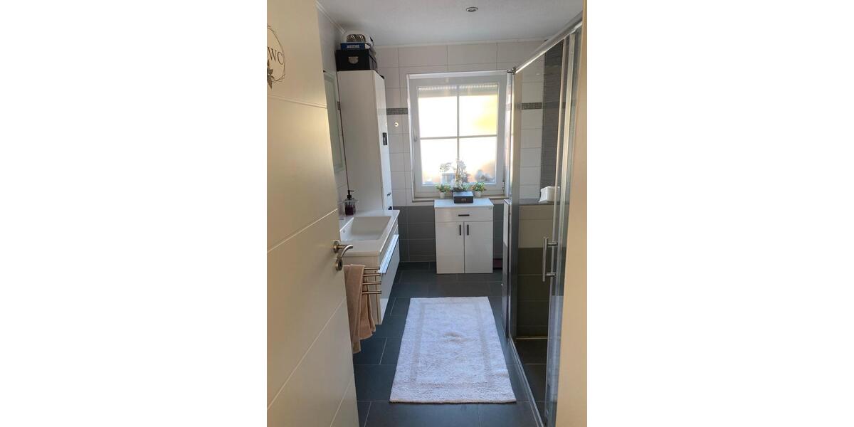 Doppelhaushälfte Straubing - 4 Zimmer, 110 m&sup2;, 1.350&euro; | Angebot:26677323