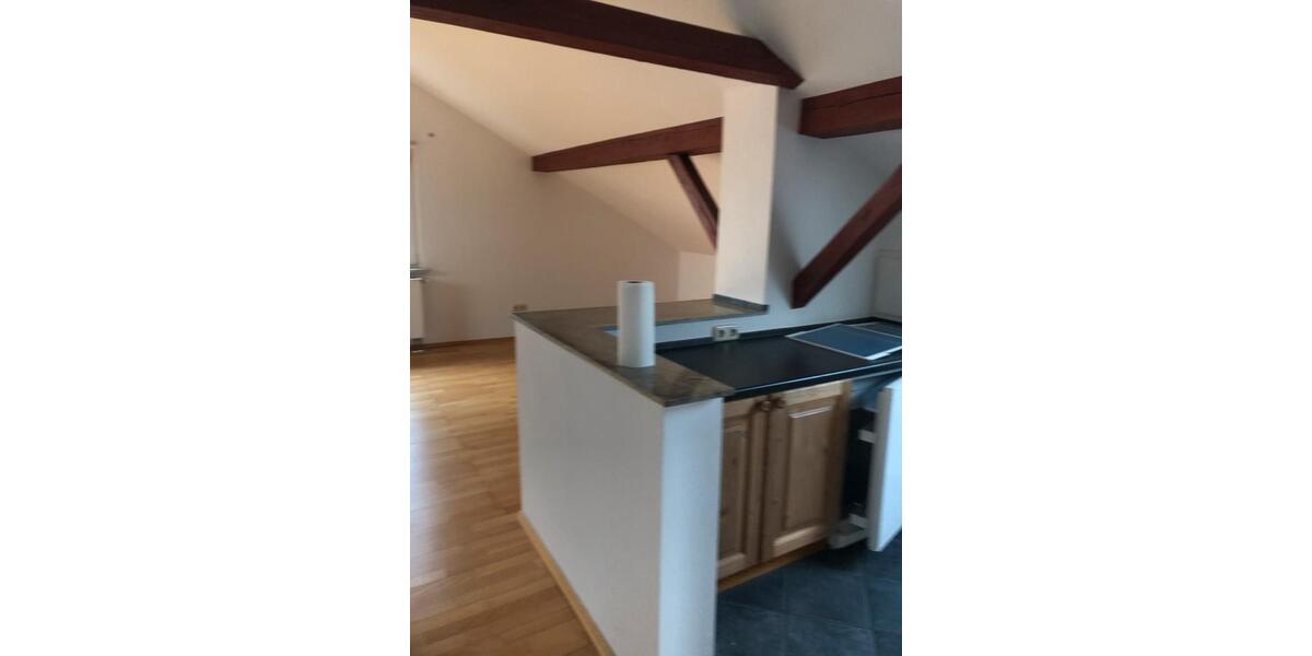 Schöne Dachwohnung für Single (offener Wohnbereich) 2 zimmer