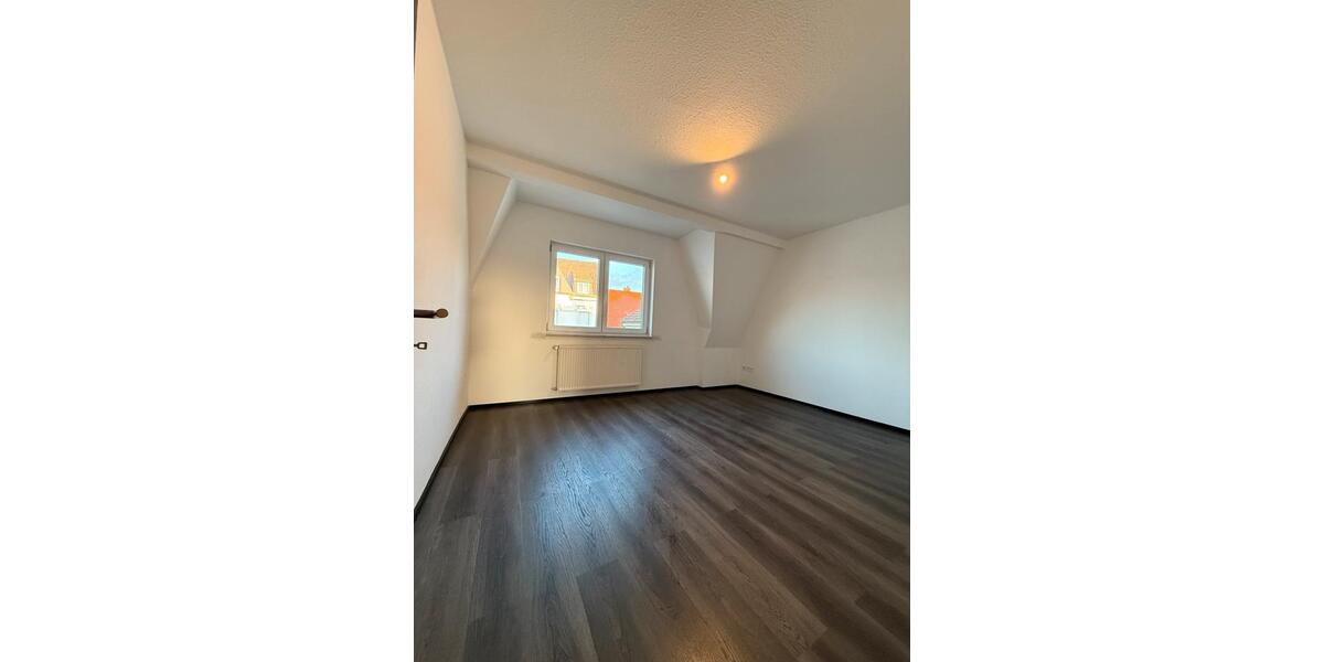 Dachgeschoßwohnung Werl - 4 Zimmer, 125 m&sup2;, 1.300&euro; | Angebot:25391584