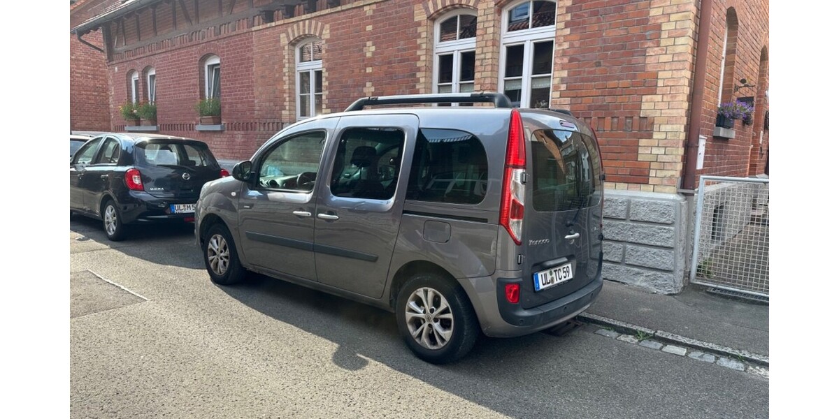 Renault Kangoo 38.361 km 13.500 € Ulm 89073