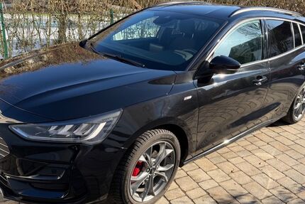 Ford Focus 29.000 km 21.900 &euro; Regensburg 93055