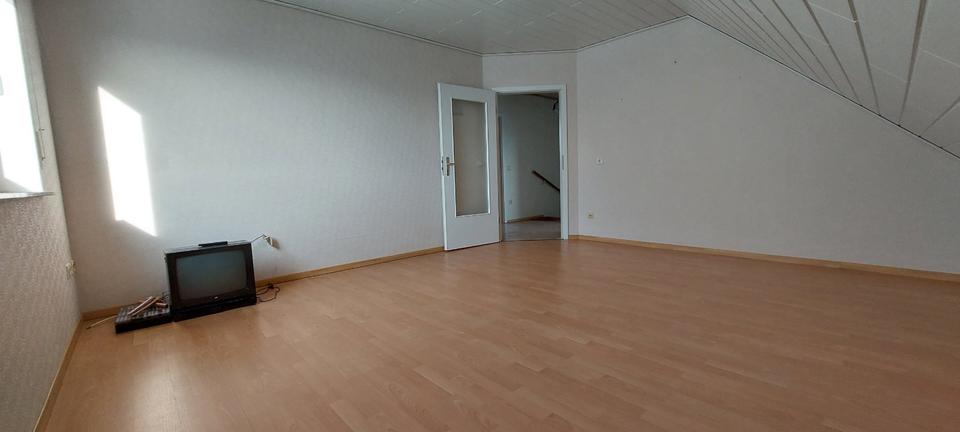 Doppelhaushälfte Nümbrecht - 4 Zimmer, 130 m&sup2;, 299.000&euro; | Angebot:24547549