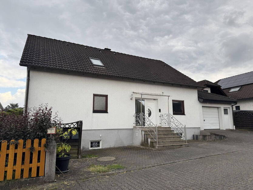 Ländlich gelegene 3-Zimmer-Erdgeschoßwohnung mit großer Terrasse