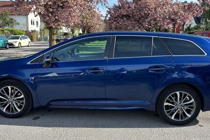 Toyota Avensis 193.605 km 9.600 &euro; München 80933
