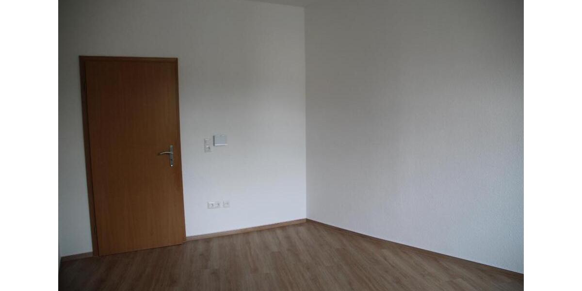 Sanierte 2-Zimmer-Wohnung mit off. Küche und EBK - Stellplatz 2 zimmer