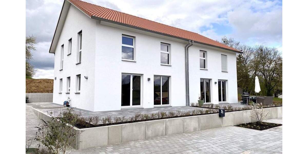 Doppelhaushälfte Ellingen - 4 Zimmer, 127 m&sup2;, 1.580&euro; | Angebot:25820767