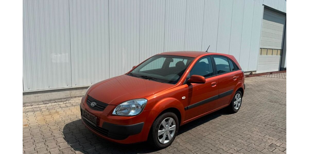Kia Rio 113.000 km 1.650 &euro; Hallbergmoos 85399