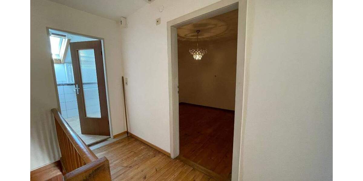 Doppelhaushälfte Renningen - 7 Zimmer, 155 m&sup2;, 2.200&euro; | Angebot:25898274