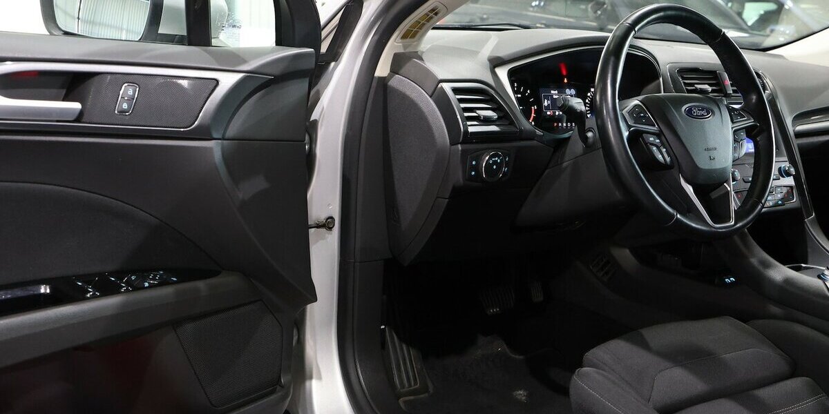 Ford Mondeo Tunier 2.0 EB / LED / NAVI+KAMERA / AHK 124.000 km 16.444 &euro; Hamm 59077