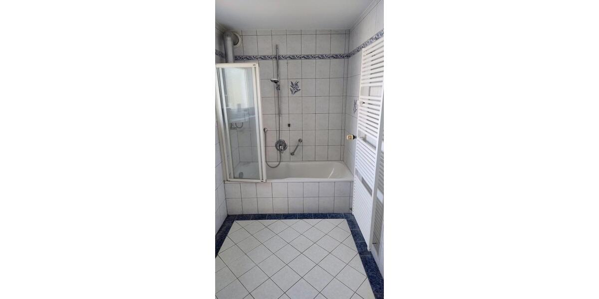 Etagenwohnung Radolfzell am Bodensee - 3.5 Zimmer, 82 m&sup2;, 920&euro; | Angebot:26399989